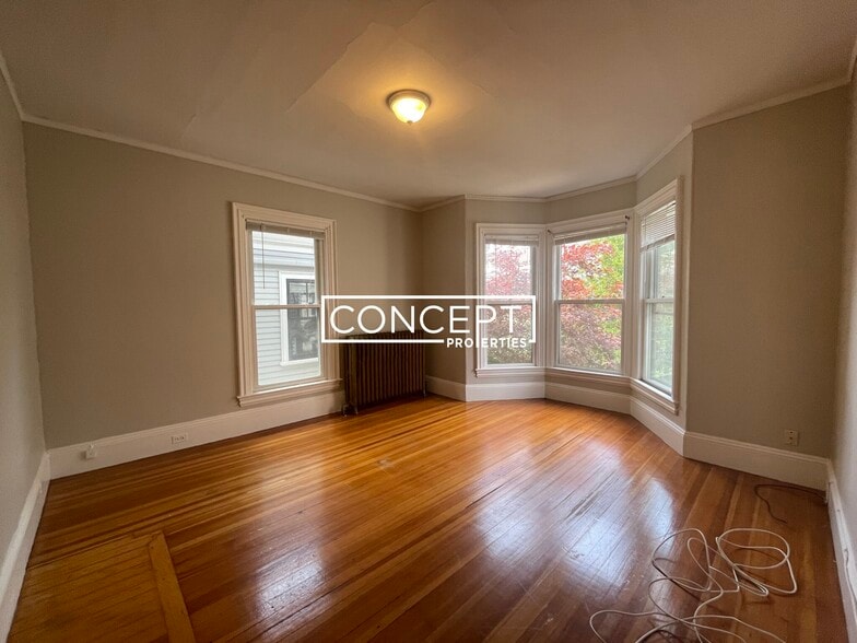 Building Photo - 8 Forest St