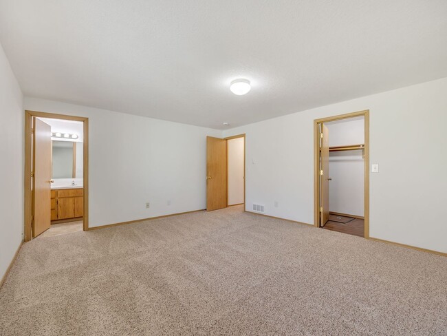 Building Photo - 1525 7th St