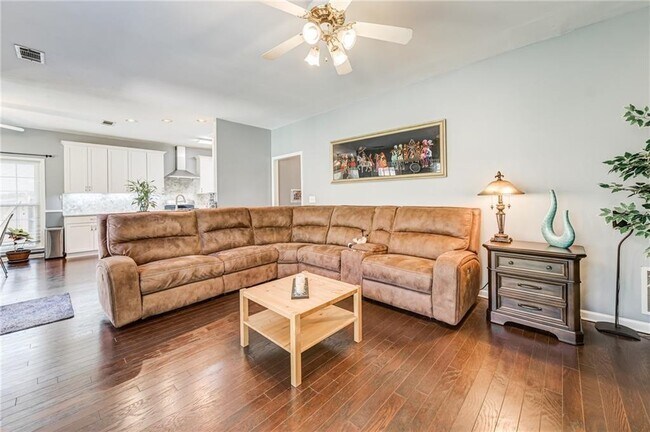 Building Photo - 2847 Lowe Ct