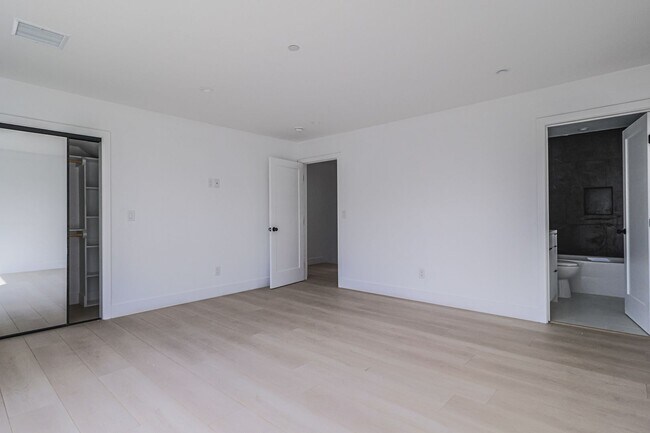 Building Photo - New Construction Townhome | 3 Bed + 3 Bath...