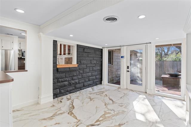 Building Photo - 2129 Elmwood Blvd