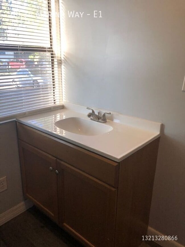 Building Photo - 10534 Marina Way