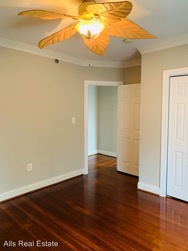 Building Photo - 194 E Lee St