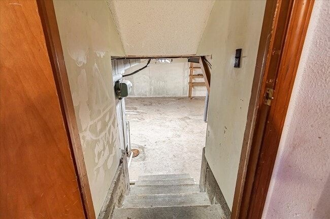 Building Photo - 318 Goodrich Dr