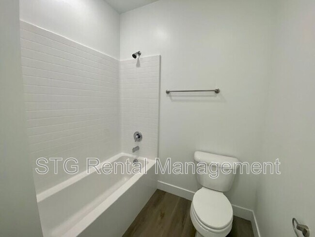 Building Photo - 5801 S Garnet Dr