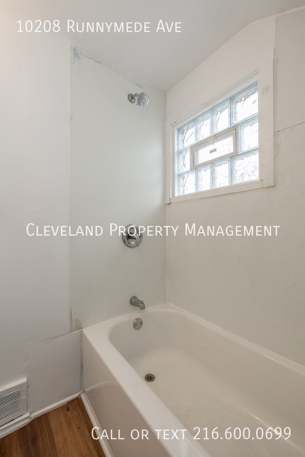 Building Photo - 10208 Runnymede Ave