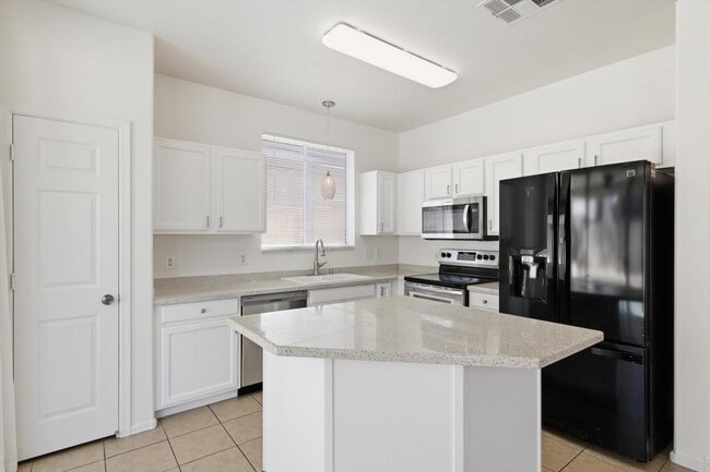 Building Photo - 13448 W Berridge Ln
