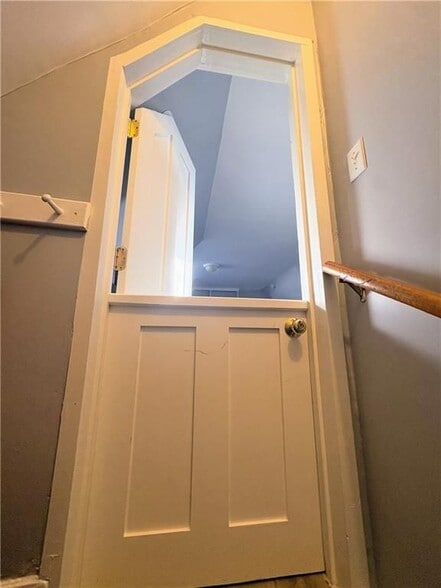 Building Photo - 438 Wolcott Ave