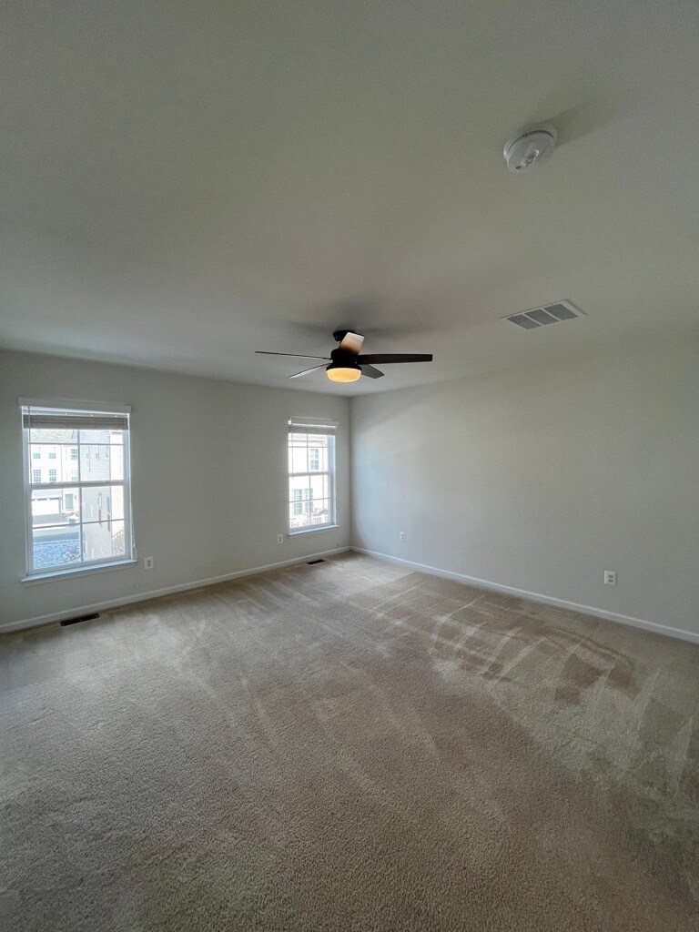Building Photo - 8196 Maude Ln