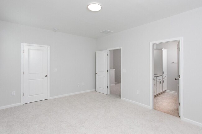 Building Photo - Gorgeous Townhome With Loads of Amenities in Ellis Crossing!