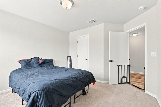Building Photo - 241 Eagle Brook Ln