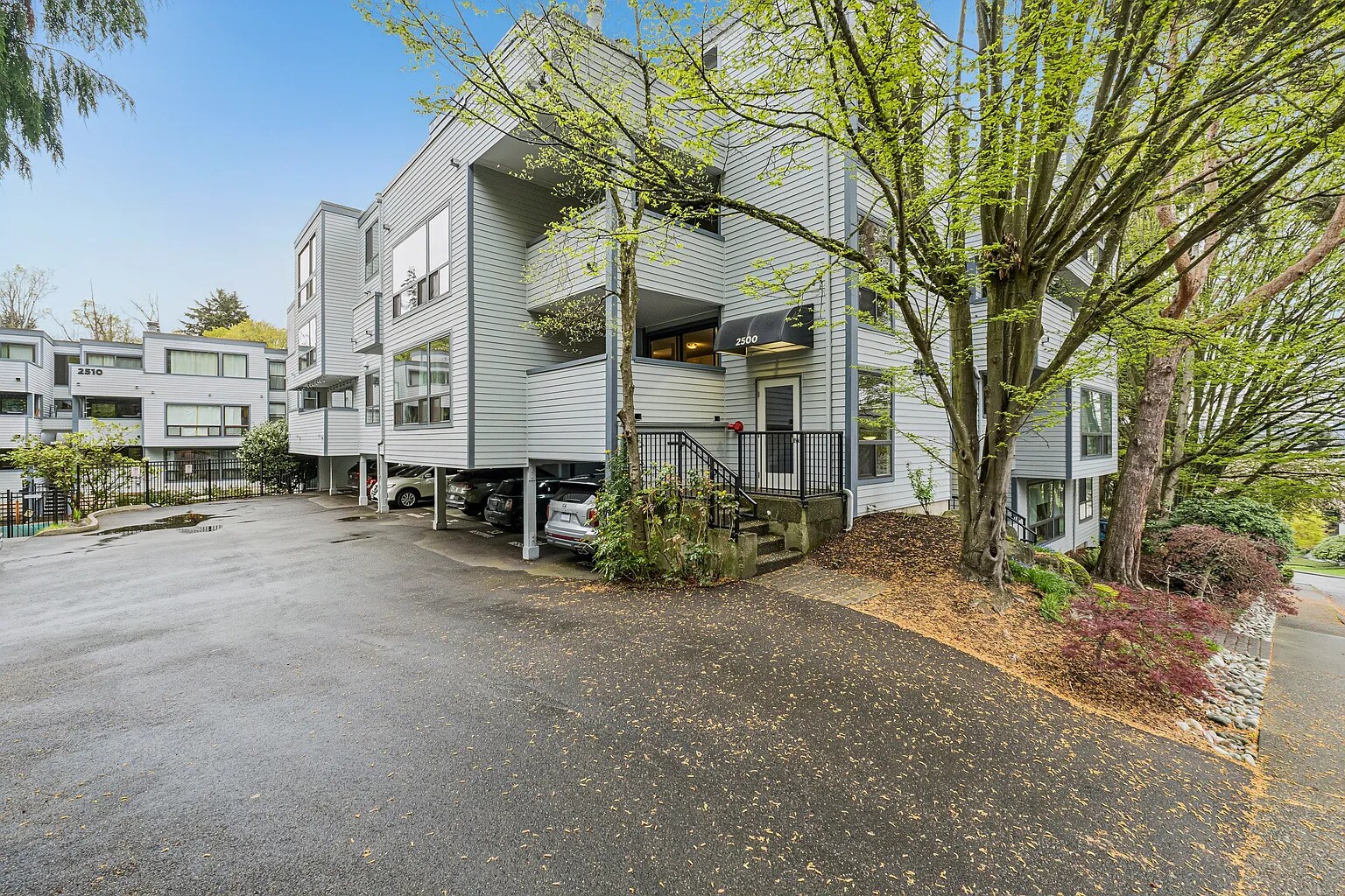 Building Photo - 2500 W Manor Pl
