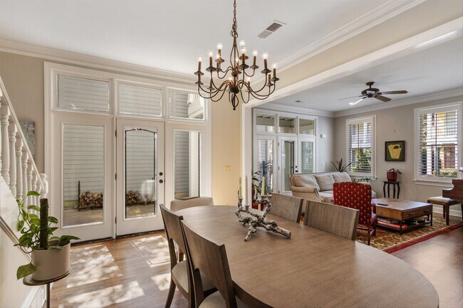 Building Photo - 948 River Breeze Dr