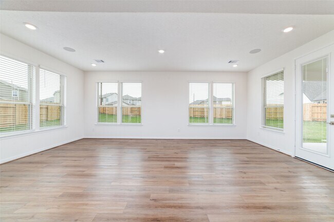Building Photo - 7731 Coral Ky Dr