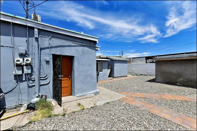 Building Photo - 1908 Olive Ave