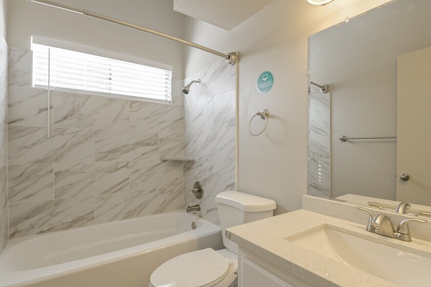 Building Photo - 934 Wagon Train Dr