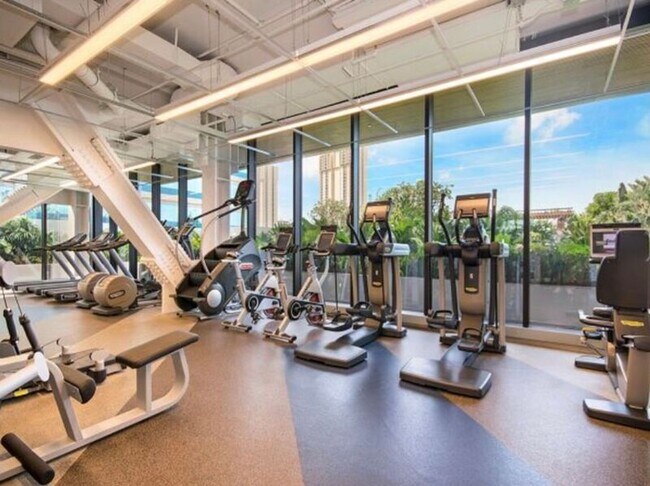 Building Photo - 1555 Kapiolani Blvd