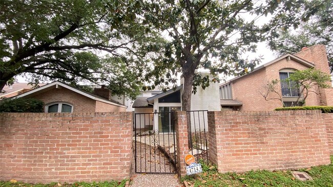Primary Photo - 4714 N Cashel Cir