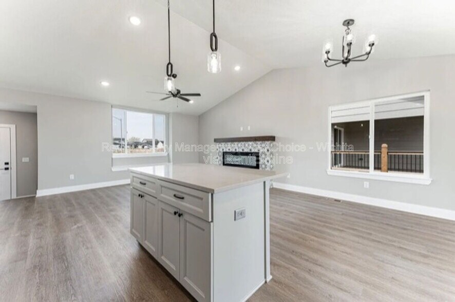 Building Photo - 1256 Outland Ct.