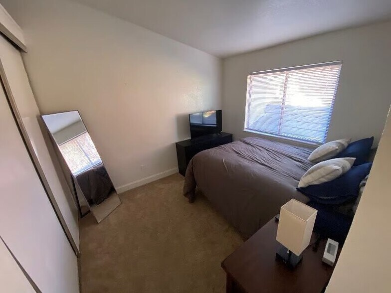 Building Photo - 3092 Peppermill Cir
