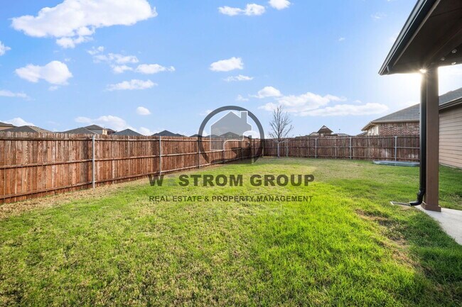 Building Photo - 1036 Cushing Dr