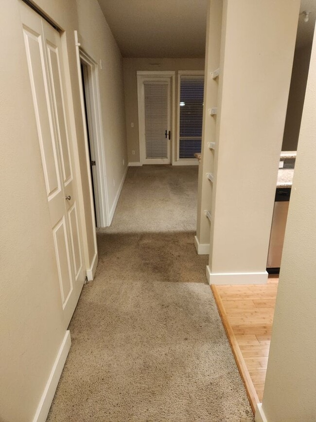 Building Photo - Washington Ave #306