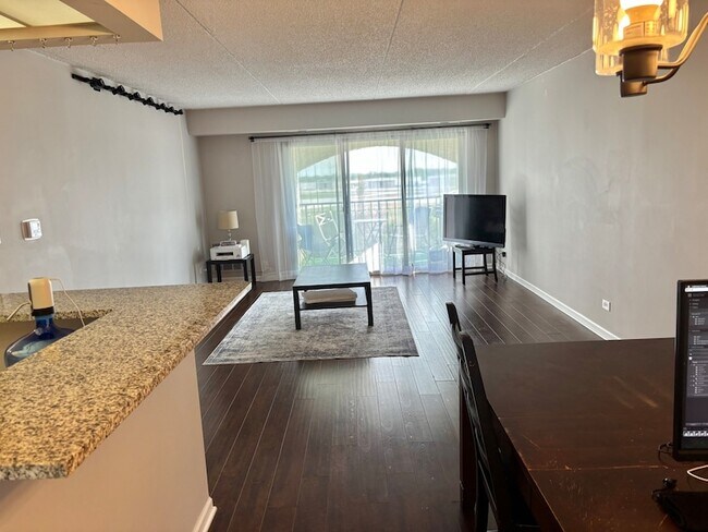 Building Photo - 375 Plum Creek Dr