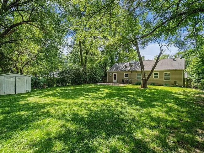 Building Photo - Charming 3-Bedroom Ranch in Prime Shawnee ...