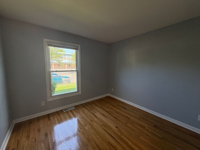 Building Photo - 519 Asbury Ave