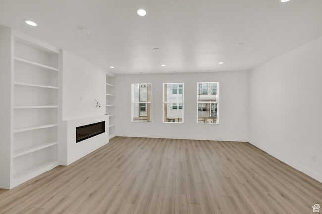 Building Photo - 570 Sego Wy