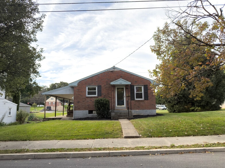 Primary Photo - 432 E Main St