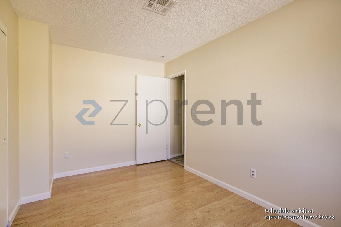Building Photo - 14520 Hardtree Dr