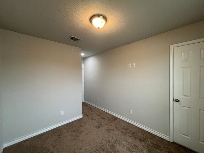 Building Photo - 16906 Dancing Ava