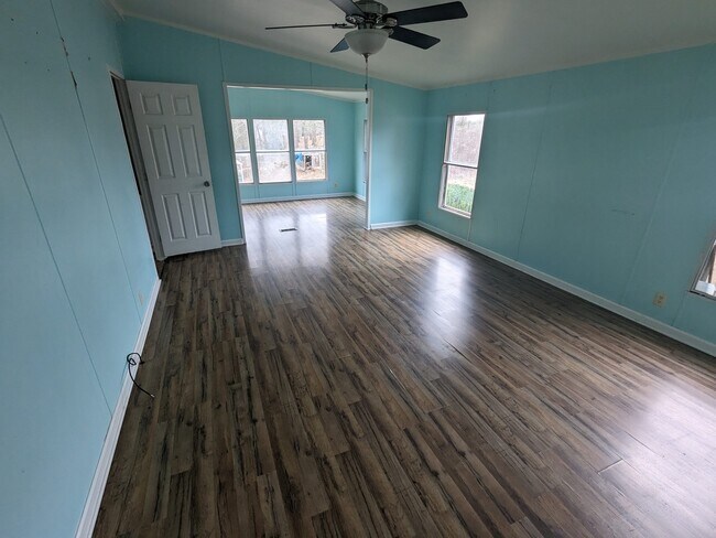 Building Photo - 675 Co Rd 771