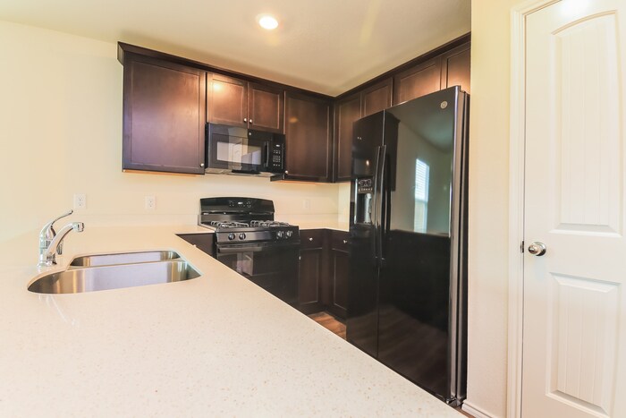 Building Photo - 4104 Wintergreen Dr
