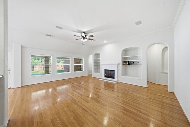 Building Photo - 23722 Allingham Ln