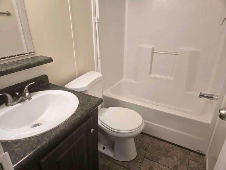 Building Photo - 709 N Collins Fwy