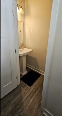 Building Photo - 7017 Old Evergreen Pkwy