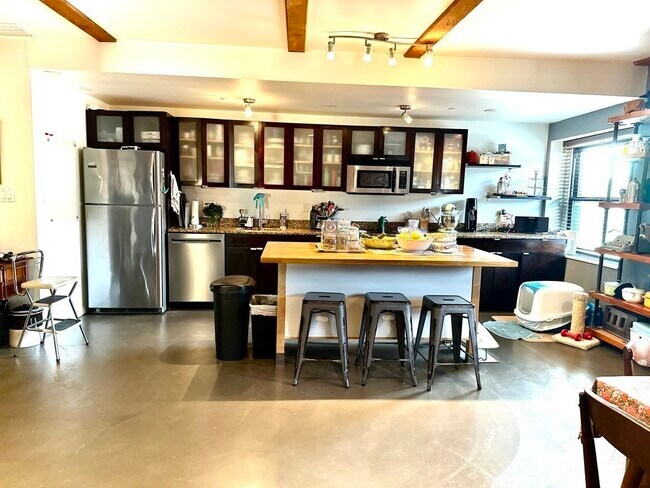 Building Photo - 90 Wareham St