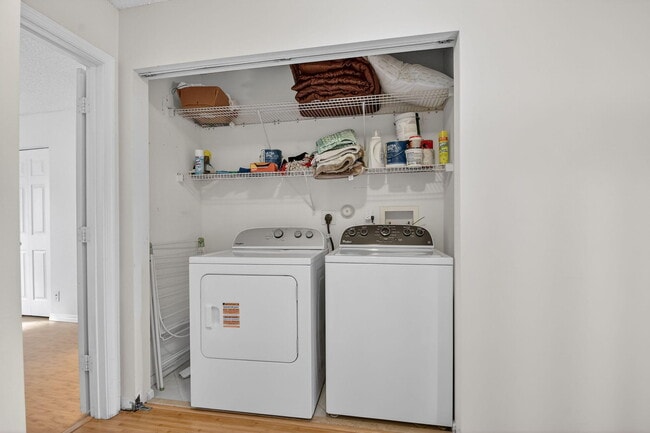 Building Photo - 5015 Palmbrooke Cir