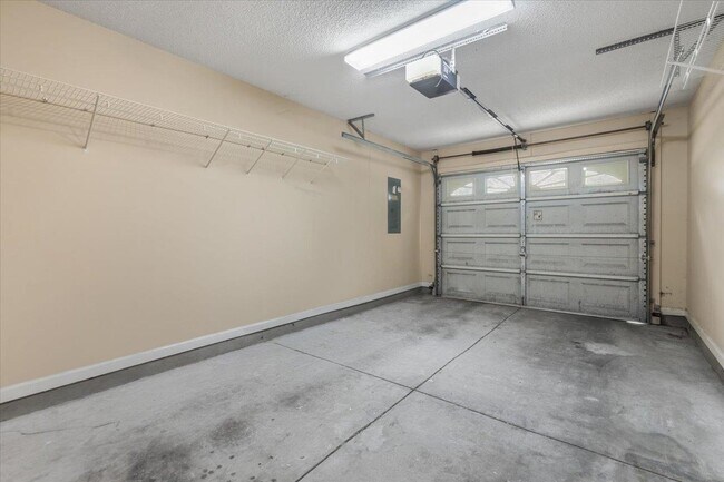 Building Photo - 135 Ivernia Loop