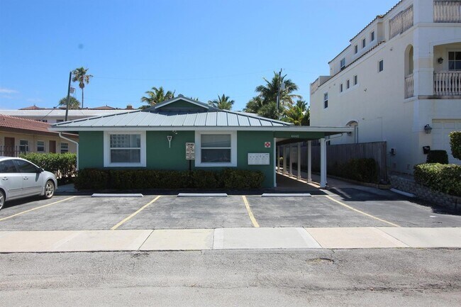 Building Photo - 4440 Bougainvilla Dr