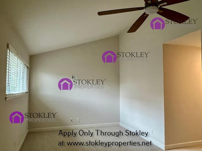 Building Photo - 1659 Siskiyou Dr