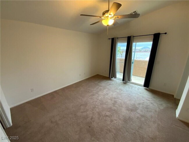 Building Photo - 10641 Jamestown Square Ave