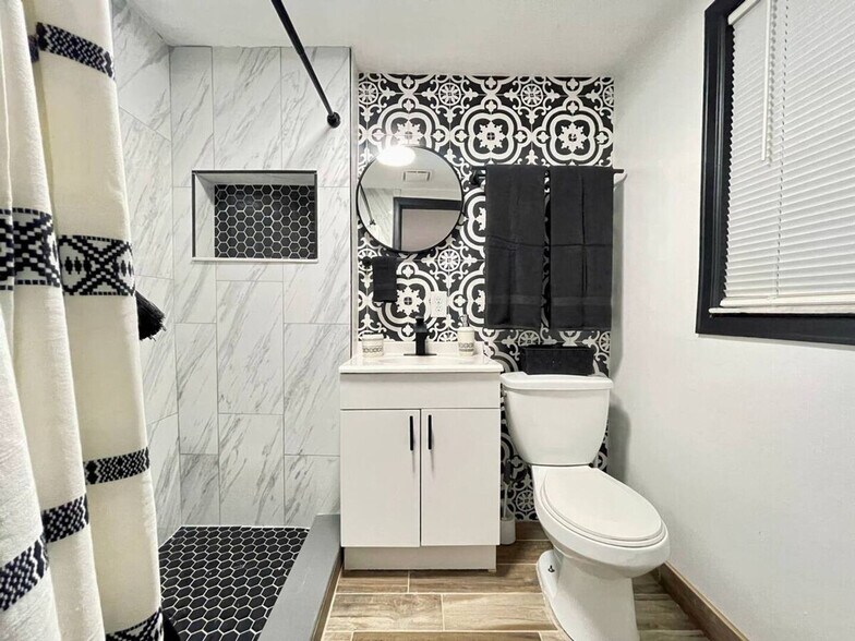 Building Photo - 1731 Grayson Dr