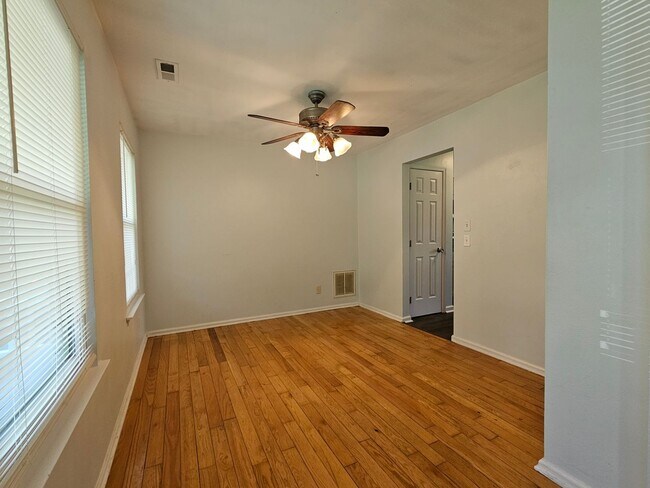 Building Photo - Pughsville