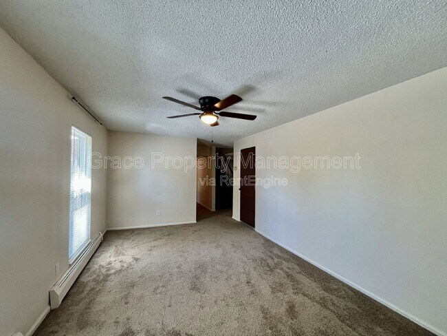 Building Photo - 2582 Ridge Dr