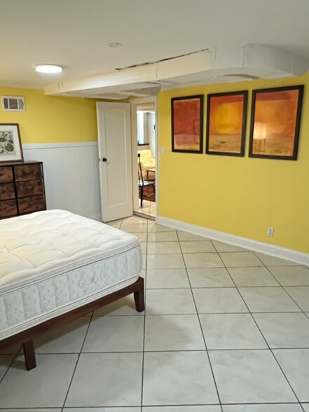 Building Photo - 219 Cumley Terrace