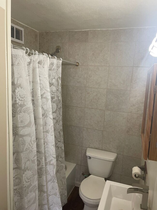 Building Photo - 4205-4205 8th St