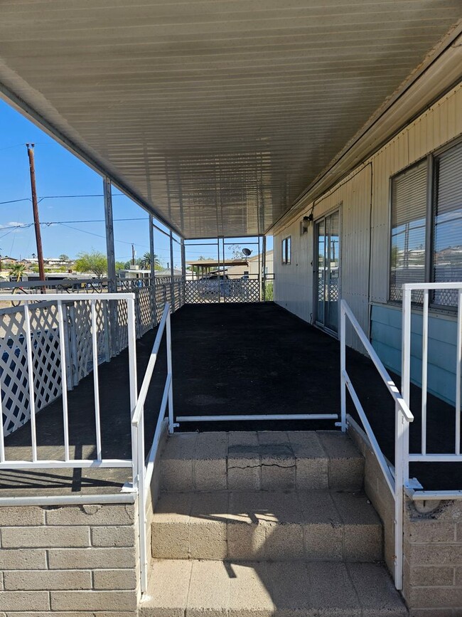 Building Photo - CUTE 2 Bed/2 Bath Mobile on 2 lots in Cent...